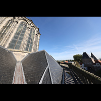 Blick vom Dach des Chorumgangs auf die Obergaden des Chores Kampen, Sint Nicolas Bovenkerk, Blick vom Dach des Chorumgangs auf die Obergaden des Chores