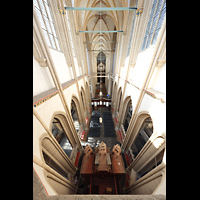 Blick vom Triforium in der Chorspitze ins Hauptschiff und auf die Chororgel Kampen, Sint Nicolas Bovenkerk, Blick vom Triforium in der Chorspitze ins Hauptschiff und auf die Chororgel