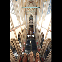 Blick vom Triforium in der Chorspitze ins Hauptschiff und auf die Chororgel Kampen, Sint Nicolas Bovenkerk, Blick vom Triforium in der Chorspitze ins Hauptschiff und auf die Chororgel