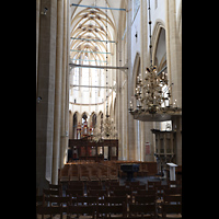 Seitlicher Blick vom HHauptschiff auf Kanzel und Chorraum Kampen, Sint Nicolas Bovenkerk, Seitlicher Blick vom HHauptschiff auf Kanzel und Chorraum
