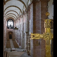 Speyer, Kaiser- und Mariendom, Blick über das Vierungskreuz zur Haupt- und Chororgel (Drohnenaufnahme)