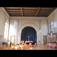 Berlin - Wedding, Alte Nazarethkirche, Kirchsaal mit Orgel