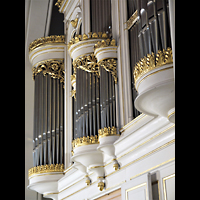 Berlin - Mitte, Annenkirche (SELK) - Kleine Orgel im Gemeindesaal, Prospektdetail der Hauptorgel