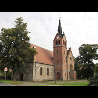 Berlin - Pankow, Dorfkirche Französisch Buchholz, Außenansicht mit Turm