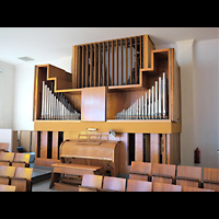 Berlin - Spandau, Evangelisch-Freikirchliche Gemeinde (Baptisten), Orgel mit Spieltisch