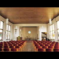 Berlin - Spandau, Gnadenkirche Wilhelmstadt, Innenraum in Richtung Altar