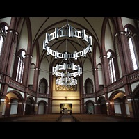 Berlin (Schneberg), Kirche zum Guten Hirten, Innenraum in Richtung Altar