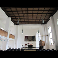 Berlin - Steglitz, Kirche zur Wiederkunft Jesu Christi (Südende), Innenraum in Richtung Altar