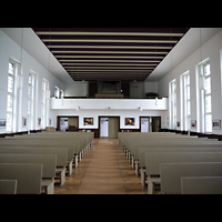 Berlin - Friedrichshain, Lazarushaus, Innenraum in Richtung Orgel