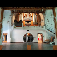 Berlin - Neuklln, Martin-Luther-Kirche, Innenraum in Richtung Orgel