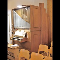 Berlin - Reinickendorf, Matthias-Claudius-Kirche Heiligensee, Orgel seitlich