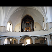 Berlin - Schöneberg, Nathanael-Kirche, Innenraum in Richtung Orgel