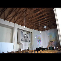 Berlin - Neukölln, Nikodemus-Kirche, Innenraum in Richtung Altar und Orgel