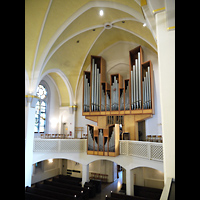 Berlin - Steglitz, Pauluskirche Lichterfelde, Orgel von der Seitenempore aus gesehen