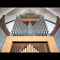 Berlin - Steglitz, Petruskirche Giesensdorf (Lichterfelde), Orgelprospekt perspektivisch