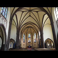 Berlin (Köpenick), St. Antonius Oberschöneweide (Chorogel), Innenraum in Richtung Altar