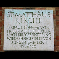 Berlin (Tiergarten), St. Matthäus am Kulturforum (Hauptorgel), Schild an der Kirche