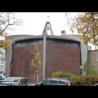 Berlin - Wilmersdorf, Vater-Unser-Kirche, Auenansicht von hinten