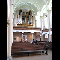 Berlin (Schöneberg), Zwölf-Apostel-Kirche (Hauptorgel), Innenraum in Richtung Orgel