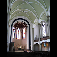 Berlin (Schöneberg), Zwölf-Apostel-Kirche (Hauptorgel), Innenraum in Richtung Altar